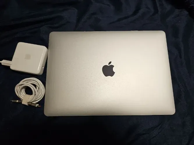 MacBook Pro A2159 (2019) - 13 Polegadas - 8 gb Ram - 128 gb - Touch Bar