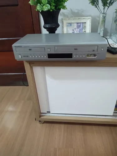 VIDEO CAASSETE SEMI-NOVO E DVD PROGRESSIVE SCAN