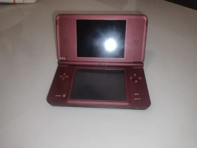 Nintendo dsi XL USADO com R4. (sem caneta)