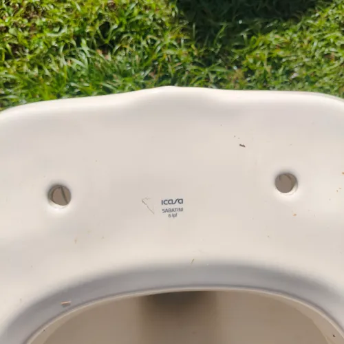 Dois Vasos sanitário em perfeita condição
