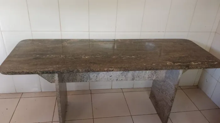 MESA DE MÁRMORE . OPORTUNIDADE ÚNICA ?