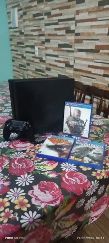 ?Tv buster 32 polegadas + Ps4 fat com todos os cabos Originais, 1 controle e 3 jogos?