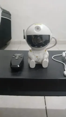 Projetor galáxia(acompanha cabo e controle com pilha)