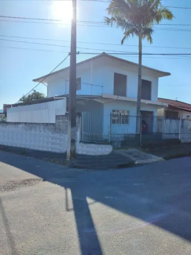 Vendo ,Troco,Casa sobrado ótima localização
