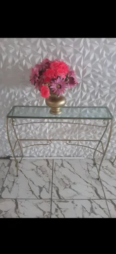 Aparador em ferro maciço com vidro