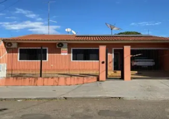 Imóvel para venda tem 161 metros quadrados com 2 quartos em Centro - Mandaguari - PR