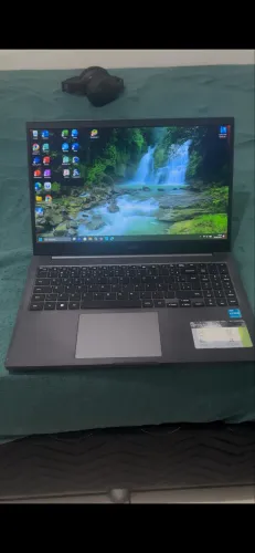 Samsung Book NP550XDA - Core i3 / SSD 256GB + HD 1TB