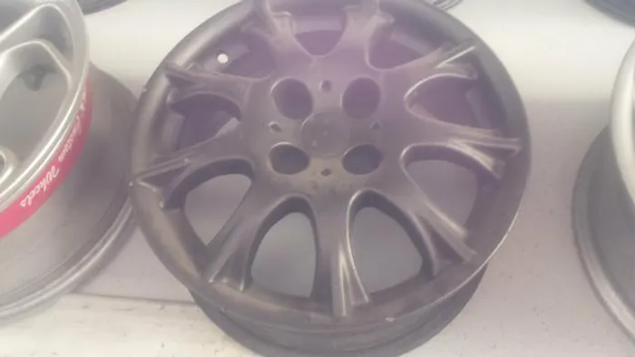 Roda aro 15 Scorro grafite fosco Renault Sandero 4X100 jogo