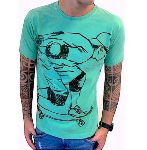 Camiseta Masculina Verde Clara - Com Estampa de um Skatista no Peito 100% Algodão