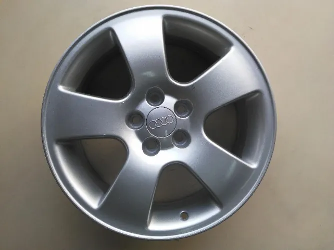 Rodas Carro Audi A3 5x100 16x6 42 Prata Seminova JG93