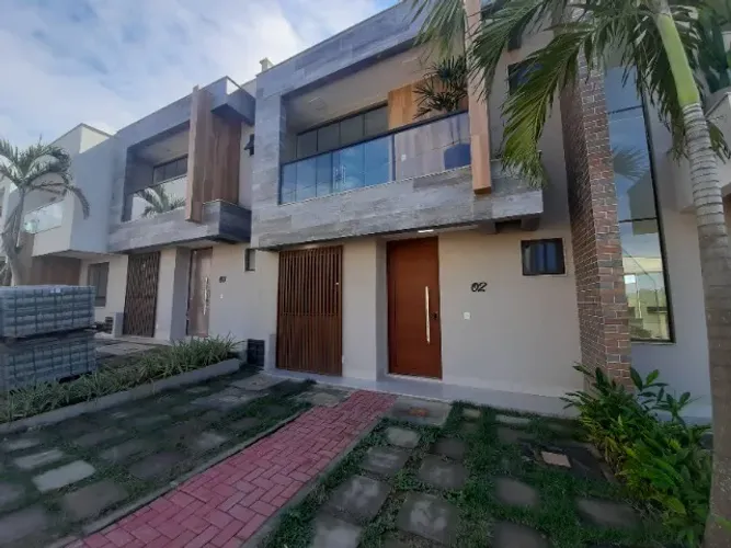 Casa em Condomínio à Venda em Morada de Laranjeiras | 4 Quartos + Quintal