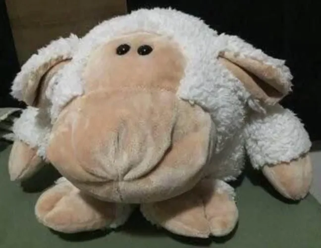 Pelúcia Ovelha Tamanho Médio *Novinha