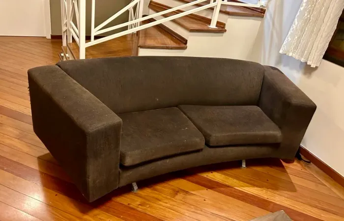 Sofá Curvo 3 Lugares -  Conforto e Estilo