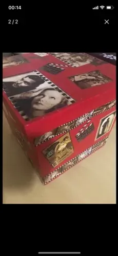 2 Caixas decoradas c adesivos de filmes
