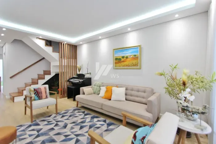 Linda Casa Mobiliada no bairro Umbará!