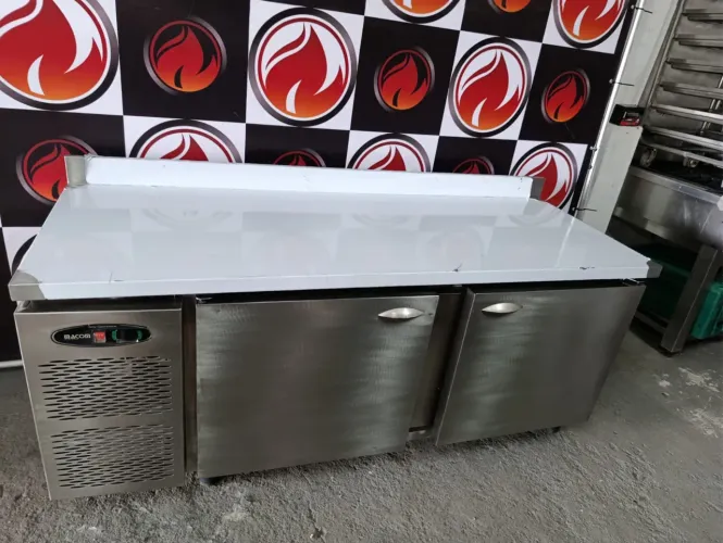 Balcão refrigerado macom 