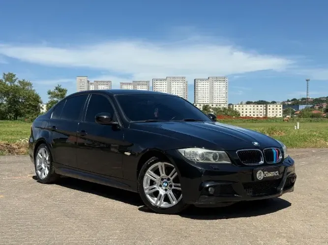BMW 318i - Bancos em couro - 2012