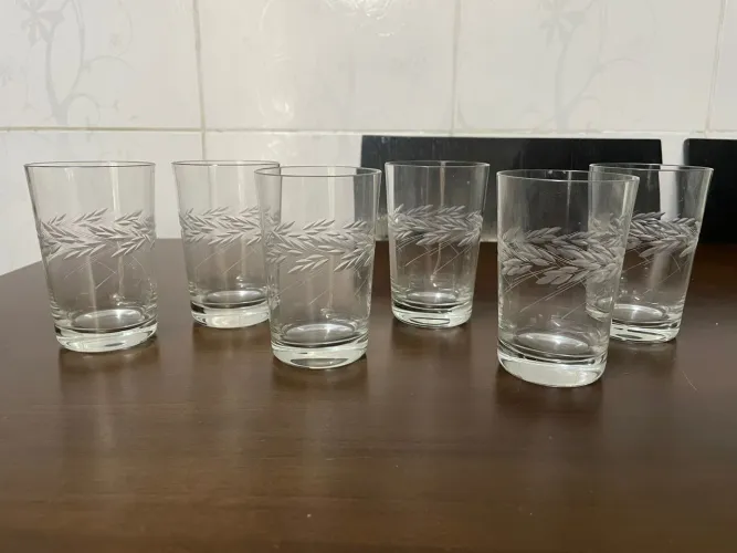 Antigo jogo de 6 copos de cristal lapidado dos anos 50