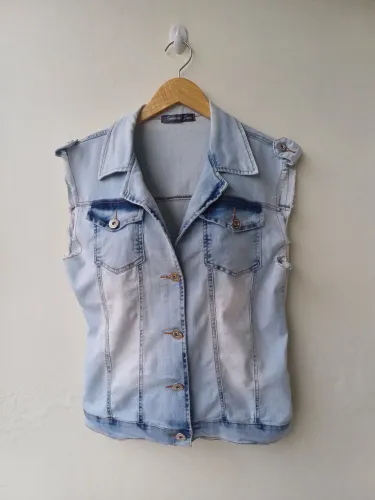 Colete Jeans Feminino - Estilo e Conforto!