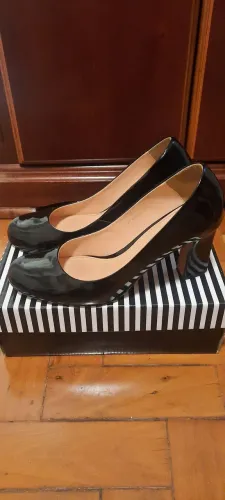 Sapato CORELLO de verniz tamanho 40