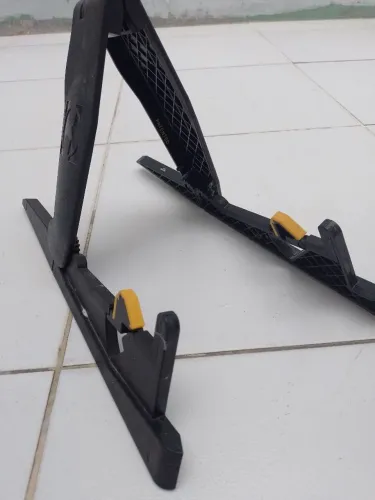 Suporte para Baixo e Guitarra ?