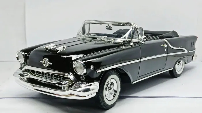 Miniatura Chevrolet Odsmobile Super 88 1955 1/18