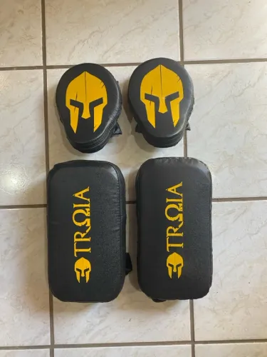 Kit aparador + manopla muay thai novo