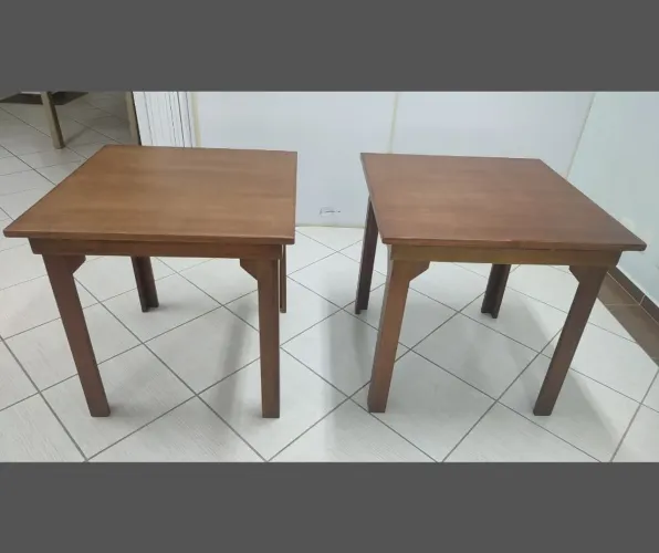 Lote com 14 Mesas de Madeira Maciça 80x80
