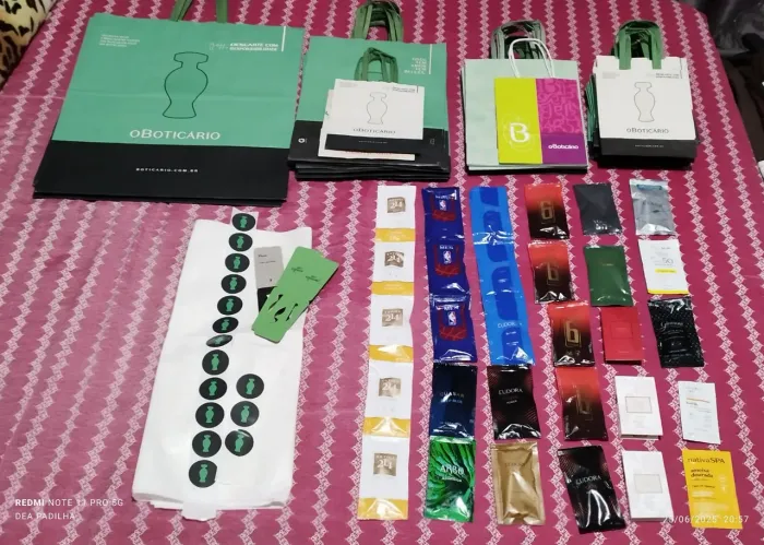 Kit de Sacolas e Amostras oBoticário 