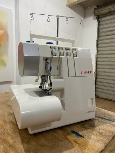 Máquina de costura Overloque Singer Ultralock 14SH754