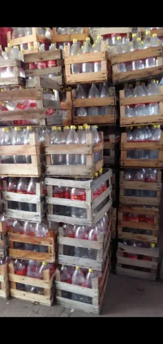 Vende-se vasilhames de coca cola retornável 2 litros
