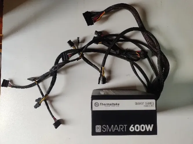Fonte Thermaltake Smart 600W 80 Plus White PFC Ativo Aceito trocas 