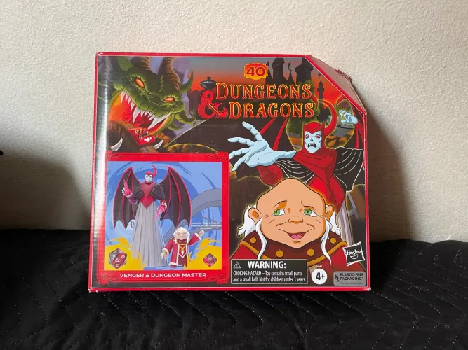 Figura Dungeons & Dragons - Caverna do Dragão: Vingador e Mestre dos Magos (Hasbro)