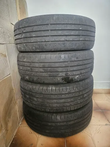 PNEUS CONTINENTAL 215 55 18