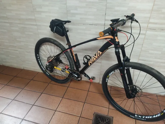 Vendo MTB bike Rava storm tamanho (M) tem nota fiscal e seguro regristo bike.