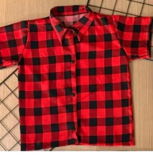 Camisa xadrez vermelha e preta usado uma vez tamanho 2 anos