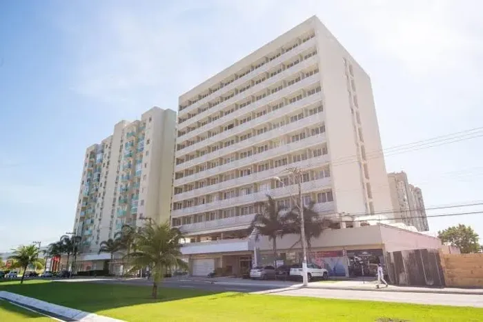 Loja térreo em morada de laranjeiras - em frente ao hospital Jaime Santos Neves