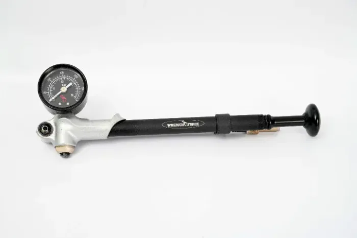 Bomba De Ar P/ Amortecedor Suspensão Wrench Force Pro 300psi (Usado)
