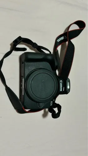 Canon R100 - só corpo