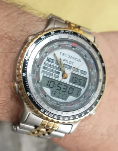 Relógio antigo Pilot anos 90 aviador horário mundial