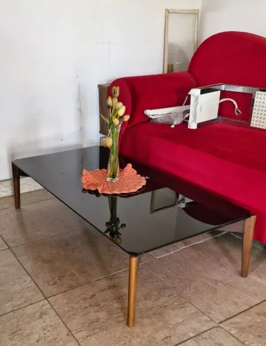 Mesa laqueada preta 