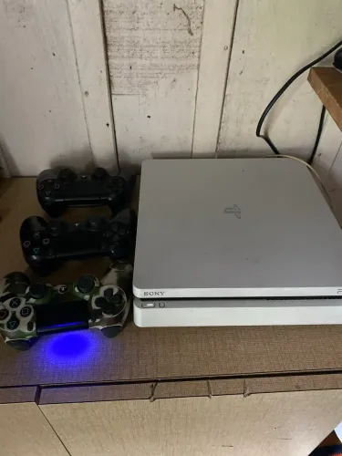 Troco PS4 slim 1Tera + controles e jogos por PC