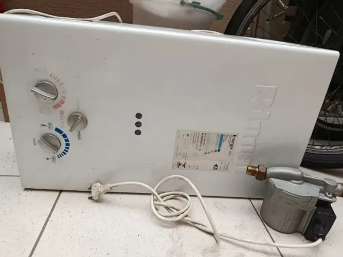 Vendo Aquecedor a gás Rinnai GLP 15 litros
