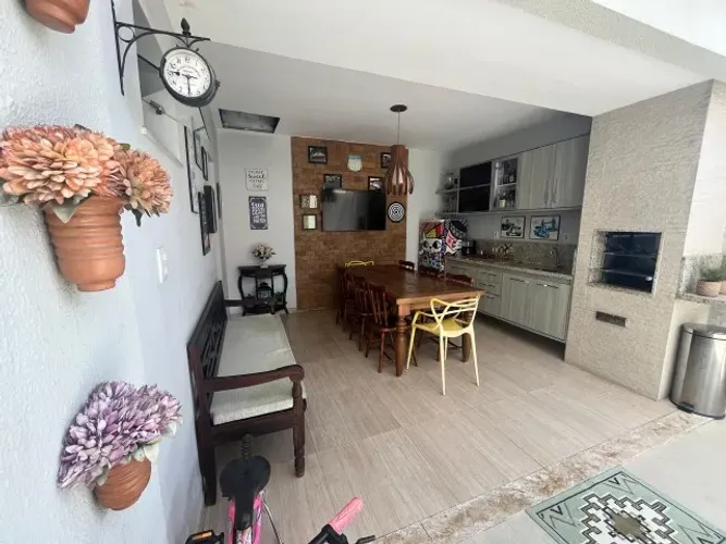 Vendo casa em condomínio fechado totalmente mobiliada - Cód 020.
