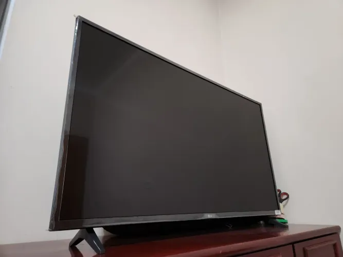 SMART TV LG 4K 43' LED (NOVO)