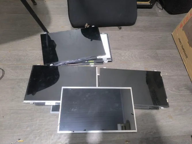 Tela de notebook semi-novas