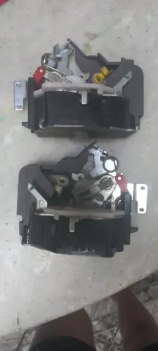 Peças da porta traseira do Gol G4 - Modelo bolinha - O par - Peça Automotiva