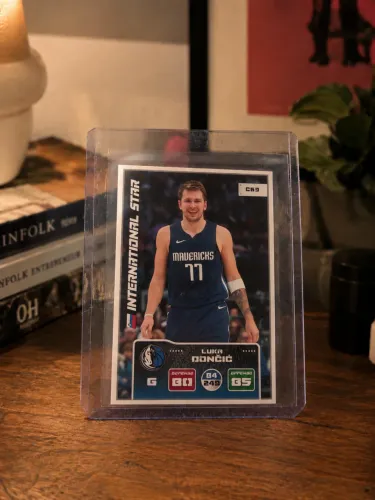 Carta Luka Doncic C63 International Star Panini Adrenalyn XL 2019/20