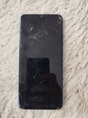 infinix smart 7- tela quebrada, só trocar.