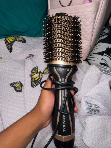 Vendo escova secadora Mondial Argan Gold, prática e ótima para o dia a dia!